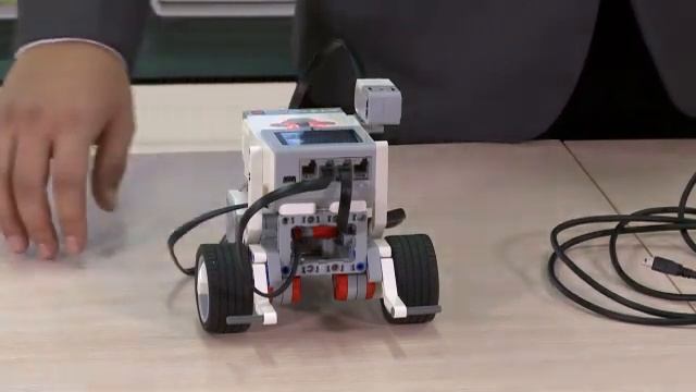 Информатика. 5 класс. Повороты робота /09.02.2021/ смотреть онлайн