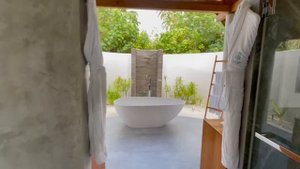 Видеообзор Fushifaru Maldives 5* – отеля для семейного и романтического отдыха на Мальдивах.