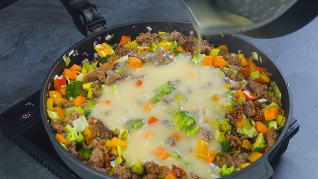 От Этого Пирога Невозможно Оторваться! | Хрустящий Пирог с Мясом и Овощами смотреть онлайн