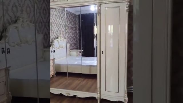 Спальня Лорена с 6 дверным шкафом Крем глянец Эра мебель