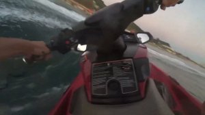 Jet Ski BRP Sea Doo 215 hp speed riding on sea waves / гидроцикл BRP Sea Doo 215 л/с на турбине