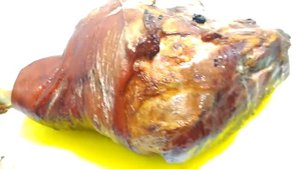 Копченый свиной окорок на кости, окорок по тамбовский