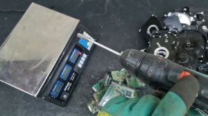 Платы и алюминий с 23-х HDD дисков