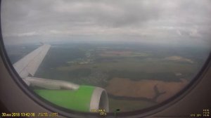 Взлёт самолёта из аэропорта Домодедово.