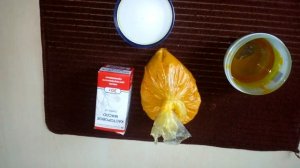 Избавляется от папиллом. Куркума и касторовое масло.