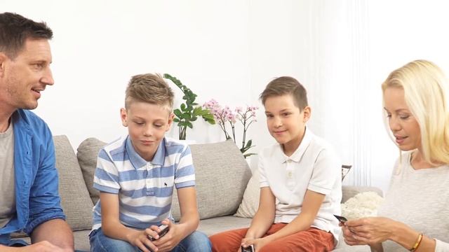 The World Game - The Ultimate Geography Card Game - Fun and educational смотреть онлайн