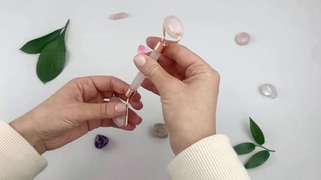 Роллер гуаша розовый Кварц массажер для лица. Guasha.ru смотреть онлайн