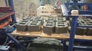 ВИБРОПРЕСС ''УРАЛ-М7'' для производства изделий из бетона /Автоматический режим работы