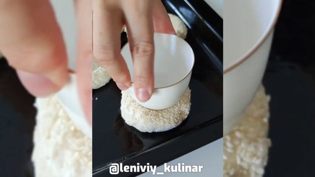 Булочки-пиццы на творожном тесте. Очень удачный рецепт? смотреть онлайн