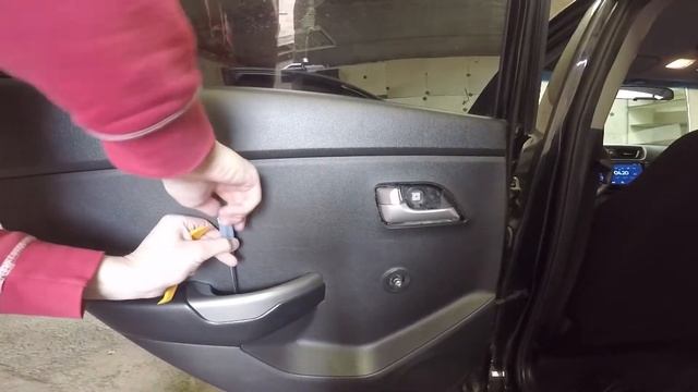 Как снять обшивку двери KIA RIO 3. смотреть онлайн