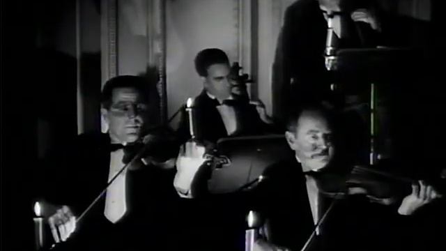 Scene in "Waterloo Bridge(애수)" (1940) смотреть онлайн