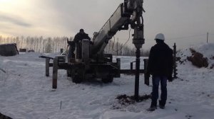 Бурение ямобуром под винтовые сваи