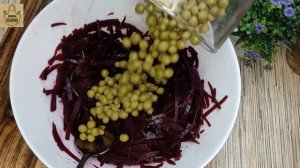 Салат из селёдки и свёклы! Отличная закуска из доступных продуктов.