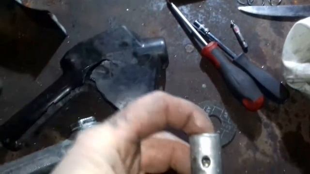 Отстреливает заправочный писталет на ТРК. Ремонт пистолета. смотреть онлайн