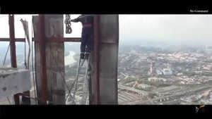 Установка ветрозащитного экрана на башне "Федерация"