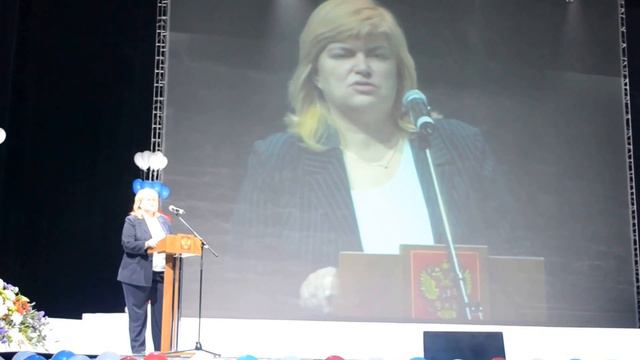 Татьяна Семенова поздравляет первокурсников и зачитывает поздравление министра здравоохранения смотреть онлайн