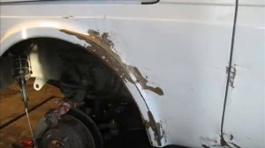 Ремонт сильно поврежденного крыла на Ниве..