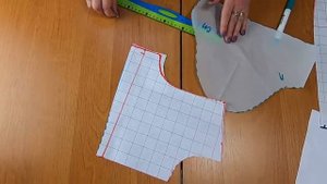 Моделирование платья с рельефами и рукавом реглан.mp4