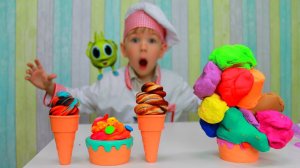 Рома и Хелпик играют с цветным мороженным Kids Pretend Play with colored Ice Cream from play doh
