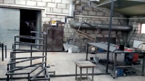 лестница с поворотными ступенями на металлокаркасе