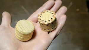 Декорирование берестой пробок для бутылок