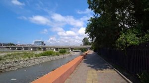 ? ЕСТЬ ЛИ В АДЛЕРЕ ЖИЛЫЕ ГАРАЖИ : ВЕЛО ПРОГУЛКА ПО НАБЕРЕЖНОЙ РЕКИ МЗЫМТА