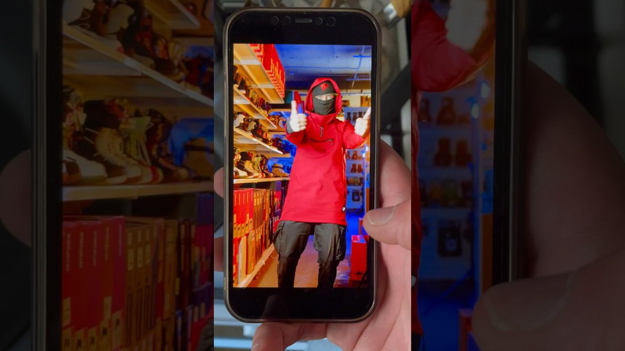 Выбрать хорошую куртку можно даже сидя на унитазе. смотреть онлайн