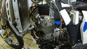 HUSQVARNA TE 250 2014 ЗАМЕНА ПОРШНЯ