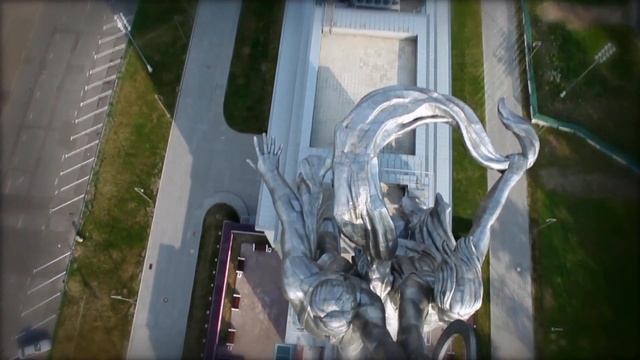 Рабочий и колхозница. Съемки с воздуха / Rabochiy i Kolkhoznitsa (Worker and Kolkhoz Woman) смотреть онлайн