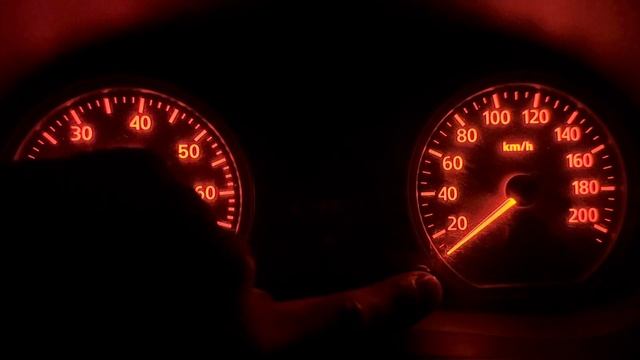 Не правильно показывает уровень топлива Dacia Logan,Рено Логан смотреть онлайн