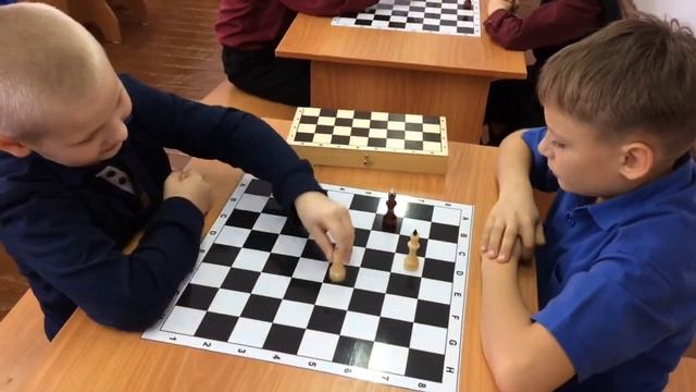 Занятие кружка "Шахматная школа" смотреть онлайн
