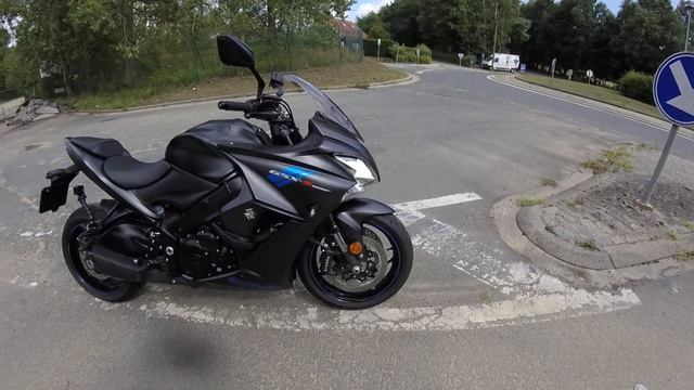 Suzuki GSX-S 1000 F 2019, la routière sportive? смотреть онлайн