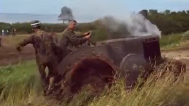 Старый трактор против джыпа смотреть онлайн