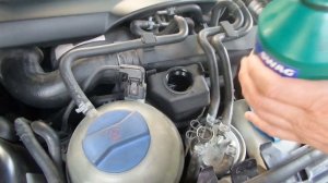 I Audi A3 Долив жидкости гидроусилителя руля добавление доливание power steering fluid 20190527