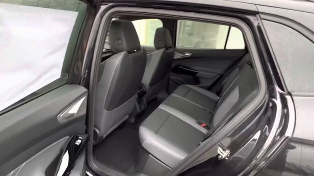 2023 VW ID.4 Pearl Black смотреть онлайн