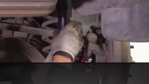 Replacing rear shock absorbers of a Hyundai Santa Fe II