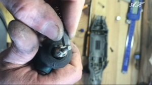 Как заменить щетки на гравере ? если их нет.