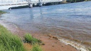 движуха на Неве пароходов поездов самолетов у Леонтьевского моста снято 29.07.2023г