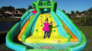 Roma and Diana pretend play with Giant Trampoline toy