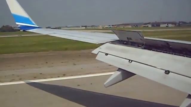 Landing at Pisa Airport from Dusseldorf Weeze 04.27.2010 смотреть онлайн