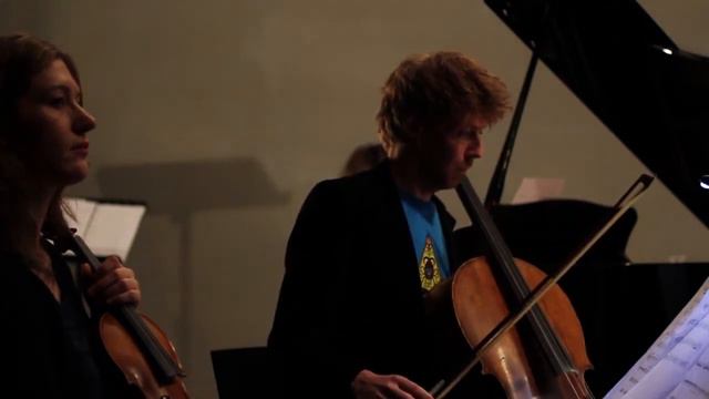 Landschap met rode wolk (2012) Gilius Van Bergeijk | modelo62 @conDIT 2013 8 cheLA смотреть онлайн