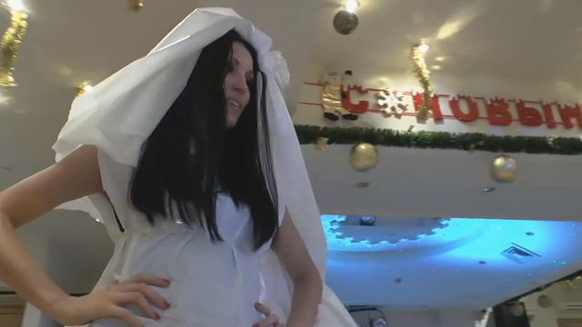 Отмечаем новый год вместе с Мастер Бобр Натяжные Потолки смотреть онлайн