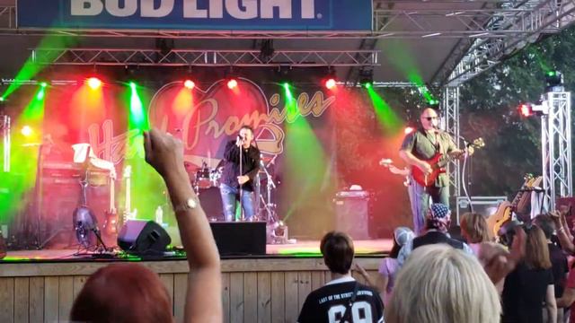 Hard Promises @ Sharkeys...Never Been Any Reason смотреть онлайн