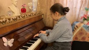 Sofiia. Ломаные арпеджио в гамме Ре-бемоль мажор.