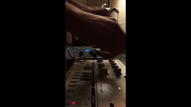 Octatrack + Behringer TD-3 Live Acid - pH 5.0 смотреть онлайн