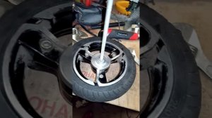 Установка литого колеса на электросамокат kugoo x1.
