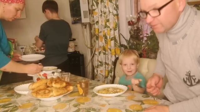 ПИРОЖКИ С ЛИВЕРОМ /ШАМПИНЬОНЫ /НАВЕСТИЛИ СВЕКРОВЬ /ЖАРКОЕ В ? смотреть онлайн