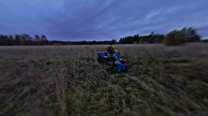 Катаемся на мотоблоке по лесам и полям.