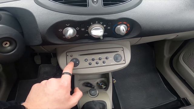 How to Find and Manage Radio Settings in Renault Twingo II ( 2007 - 2014 ) смотреть онлайн