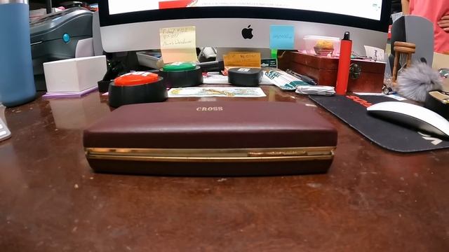 Купили Контейнер Человека Который Готовился В Концу Света! Нашли Золотую Ручку За $800! Chanel Ba смотреть онлайн